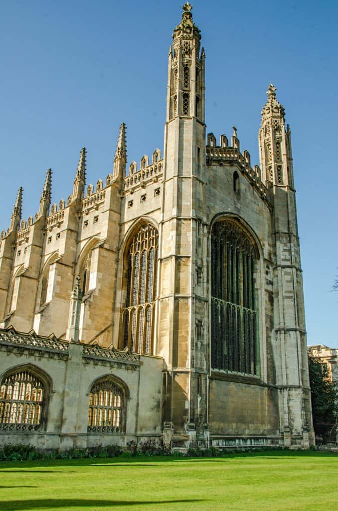 King's college in Cambridge and it famous Chapel during a summer sunny day, one of the places you must see during your Cambridge day trip.