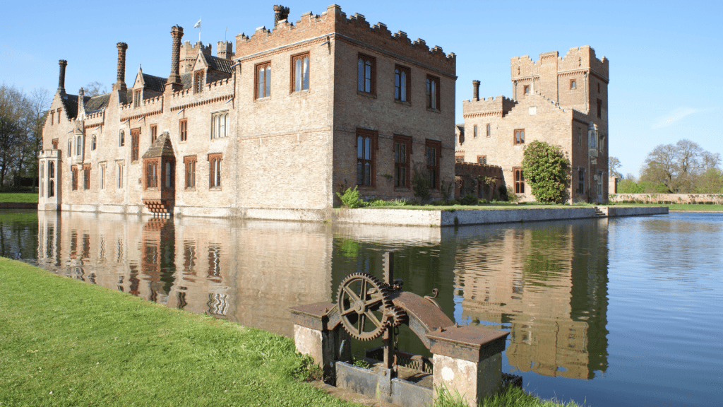 View at the Roxburgh Hall with water around it.