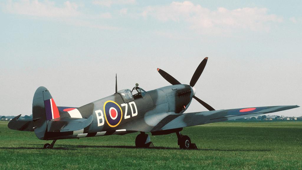 A historical plane in the Duxford Imperial War Museum. Visiting the museum is one of the best day trips from Cambridge.