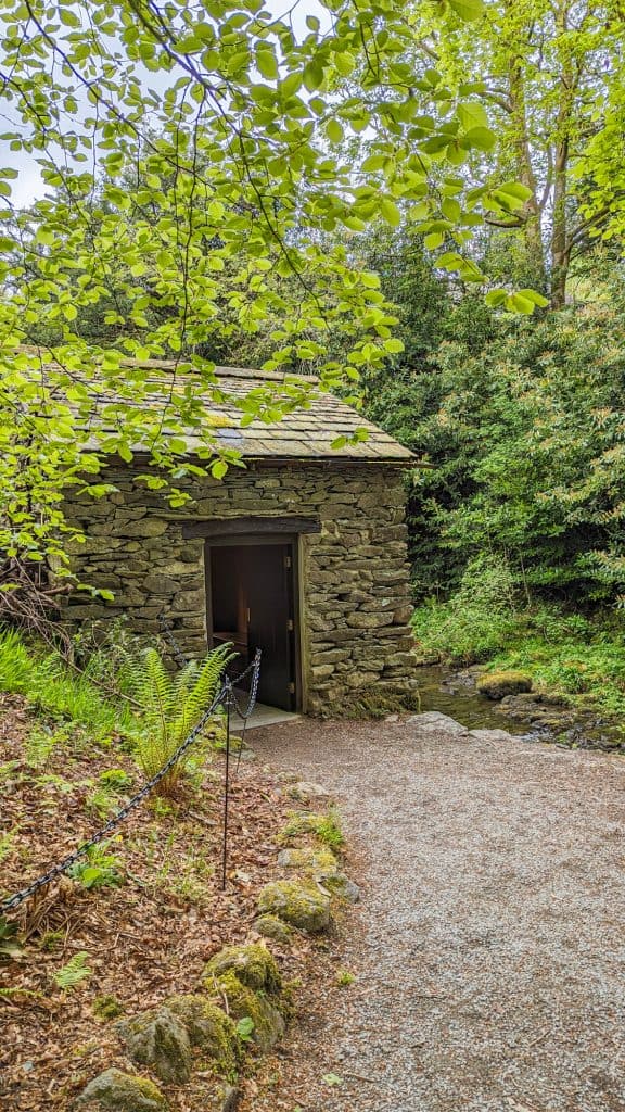 A small grotto next to the Rydal Falls.