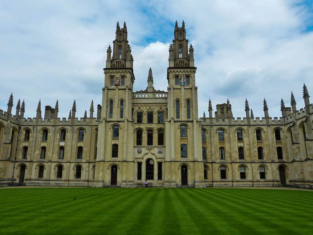 Detailed view on the buildings of the All Souls College in Oxford.