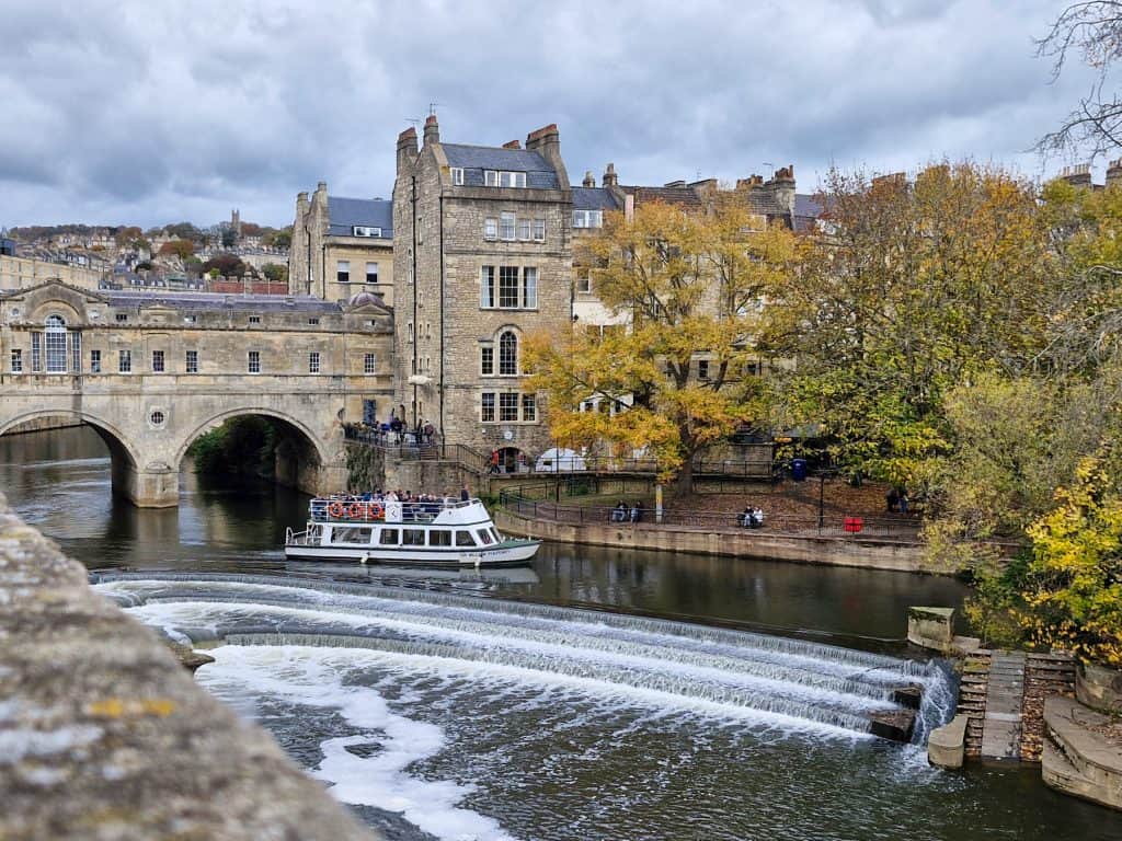 View at the river and bridge in Bath.